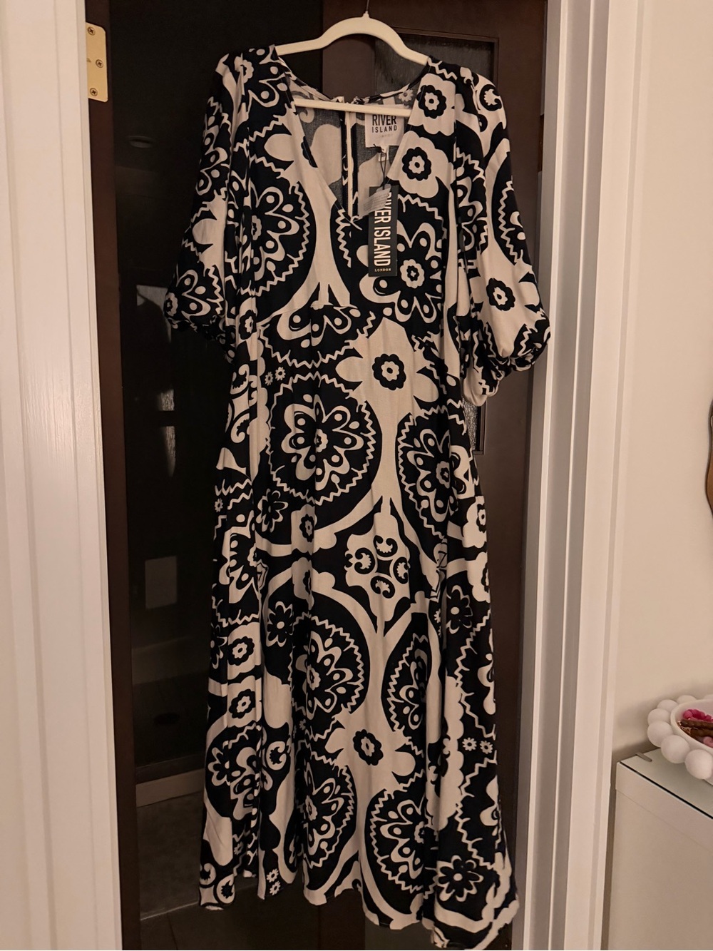 NWT River Island London Black & White Floral Puff Sleeve Maxi Dress